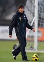 FUSSBALL  International CHL 10/11: Trainer LEONARDO (inter Mailand)
