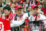 Fussball 1. Bundesliga: Leverkusen - Stuttgart, VfB Fans enttaeuscht