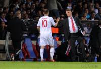 FUSSBALL  International CHL 09/10: Arjen Robben, Trainer Louis van Gaal (v.li., FCB)