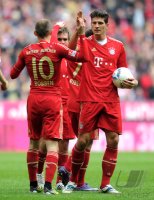 Fussball 1. Bundesliga, Saison 2011/2012:  Arjen Robben (li,) mit Mario Gomez (FC Bayern Muenchen)