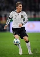 Fussball, International, Freundschaftsspiel: Deutschland, SCHWEINSTEIGER am Ball