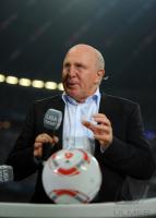 Fussball 1. Bundesliga : Manager Dieter Hoeness (VfL Wolfsburg)