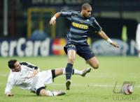 Fussball CL: Mailand - Artmedia, Zweikampf