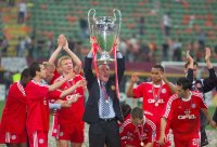 FUSSBALL CHAMPIONSLEAGUE FINALE 2000/2001:  JUBEL Trainer Ottmar Hitzfeld (FC Bayern Muenchen)