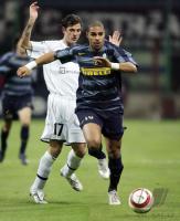 Fussball CL: Mailand - Artmedia, Zweikampf