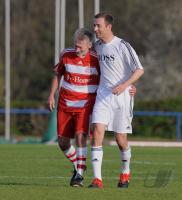 FUSSBALL   Paul BREITNER  (FC Bayern Muenchen Allstars) und Kai Pflaume (Hugo Boss)