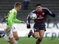 Zweikampf: FC Bayern Muenchen - VfL Wolfsburg