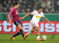 Fussball DFB Pokal 11/12 :  Julian Draxler (li, FC Schalke 04) gegen Juan Arango (Borussia Moenchengladbach)