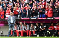 Fussball 1. Bundesliga Saison 14/15: Trainer Armin Veh (VfB Stuttgart)