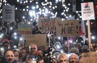 Lichtermeer fuer die Demokratie auf dem Tuebinger Marktplatz