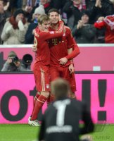 Fussball 1. Bundesliga, Saison 2012/2013:  JUBEL nach dem TOR zum 5:0 durch Mario Gomez mit Toni Kroos (v. re., FC Bayern Muenchen)
