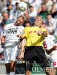 Fussball 1. Bundesliga: Moenchengladbach- Dortmund, Zweikampf