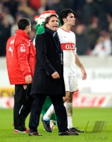 Fussball 1. Bundesliga :  Trainer Bruno Labbadia, Serdar Tasci (v.li., VfB Stuttgart)