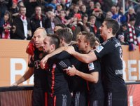 Fussball 1. Bundesliga Saison 14/15: JUBEL FC Bayern Muenchen