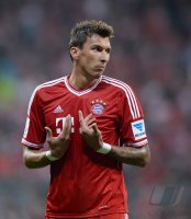 Fussball  1. Bundesliga Saison 2013/2014: FC Bayern Muenchen - Borussia Moenchengladbach