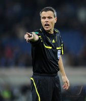 Fussball 1. Bundesliga : Schiri Michael Weiner