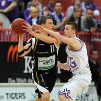 Basketball 1. Bundesliga 2011/2012:  Walter Tigers Tuebingen - BG Goettingen