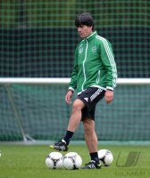 FUSSBALL INTERNATIONAL EURO 2012:  Training der Deutschen Nationalmannschaft