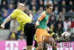 Fussball 1. Bundesliga: Dortmund - Bremen, Zweikampf