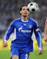 FUSSBALL 1. BUNDESLIGA: Schalke: KURANYI Einzelaktion