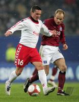 Fussball Uefa Cup: Hamburg - FC Thun, Zweikampf