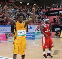 Basketball 1. Bundesliga 2012/2013:  Walter Tigers Tuebingen - FC Bayern Muenchen