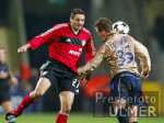 Fussball UCL: Leverkusen - Barcelona,  Zweikampf