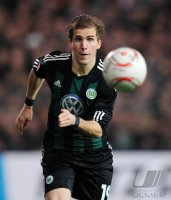 Fussball: 1. Bundesliga Saison 2010/2011: Wolfsburg, PEKARIK am Ball