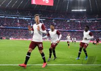 Fussball 1. Bundesliga Saison 19/20: JUBEL Leon Goretzka (FC Bayern Muenchen)