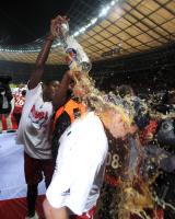 Fussball: DFB Pokal Finale: JUBEL David Alaba, Arjen Robben (v.li., FCB)