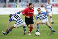 Fussball 1. Bundesliga: Duisburg - Frankfurt, Zeikampf