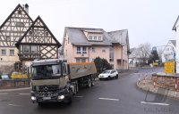 Bauunion mit LKW an der Kreuzung Rottenburgerstrasse / Frommenhuserstrasee in Hirrlingen