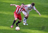 Fussball 1. Bundesliga :  Franck Ribery (li, FC Bayern Muenchen) gegen Havard Nordtveit (re, Borussia Moenchengladbach)