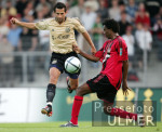 Fussball Liga Pokal: Muenchen - Leverkusen, Zweikampf