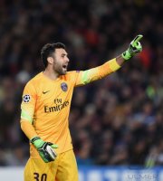 Fussball CHL  Saison 2014/2015: Torwart Salvatore Sirigu (Paris Saint-Germain)