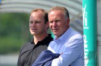 Fussball 1. Bundesliga Saison   2011/2012 :   Vorstandsvorsitzender Karl Heinz Rummenigge, Trainer Jupp Heynckes  (v. re., FC Bayern Muenchen)