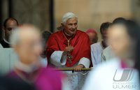 Papst Benedikt XVI besucht Mailand