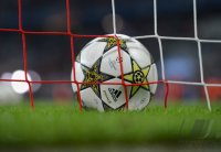 Fussball CHL&Acirc;&nbsp; Saison 12/13:  Adidas CHL Ball im Netz