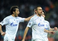 FUSSBALL CHL  Saison 10/11:  JUBEL FC Schalke 04