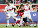 Fussball 1. Bundesliga: Leverkusen - Stuttgart, Zweikampf