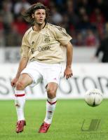 Fussball 1. Bundesliga: Bayern, DEMICHELIS Einzelaktion am Ball