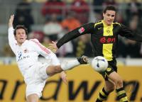 Fussball 1. Bundesliga: Koeln - Dortmund, Zweikampf