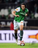 FUSSBALL, EUROPA LEAGUE GRUPPENPHASE: Bremen PIZARRO am Ball