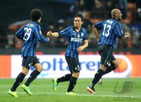 FUSSBALL SERIE A:  Jubel Philippe Coutinho, Yuto Nagatomo, Maicon (v. li., Inter Mailand)