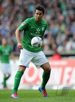 Fussball 1. Bundesliga, Saison 2011/2012: Claudio Pizarro (SV Werder Bremen)  am Ball