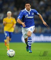 Fussball: Europa League, Saison 2011/2012: Schalke, MARICA am Ball