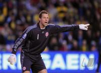 Fussball WM-Qualifikation: Torwart Sorensen  (Daenemark)