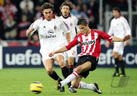 Fussball Champions League: Eindhoven - Mailand, Zweikampf