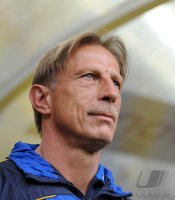 Fussball 1. Bundesliga : Trainer Christoph Daum (Eintracht Frankfurt)