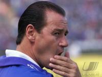 Trainer Huub Stevens enttaeuscht.
